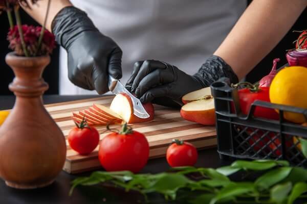 Produsele proaspăt tăiate și temperatura de 4°C: o lecție simplă despre controlul riscului microbiologic
